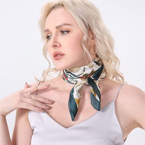 Green Leafy Silky Scarf 
